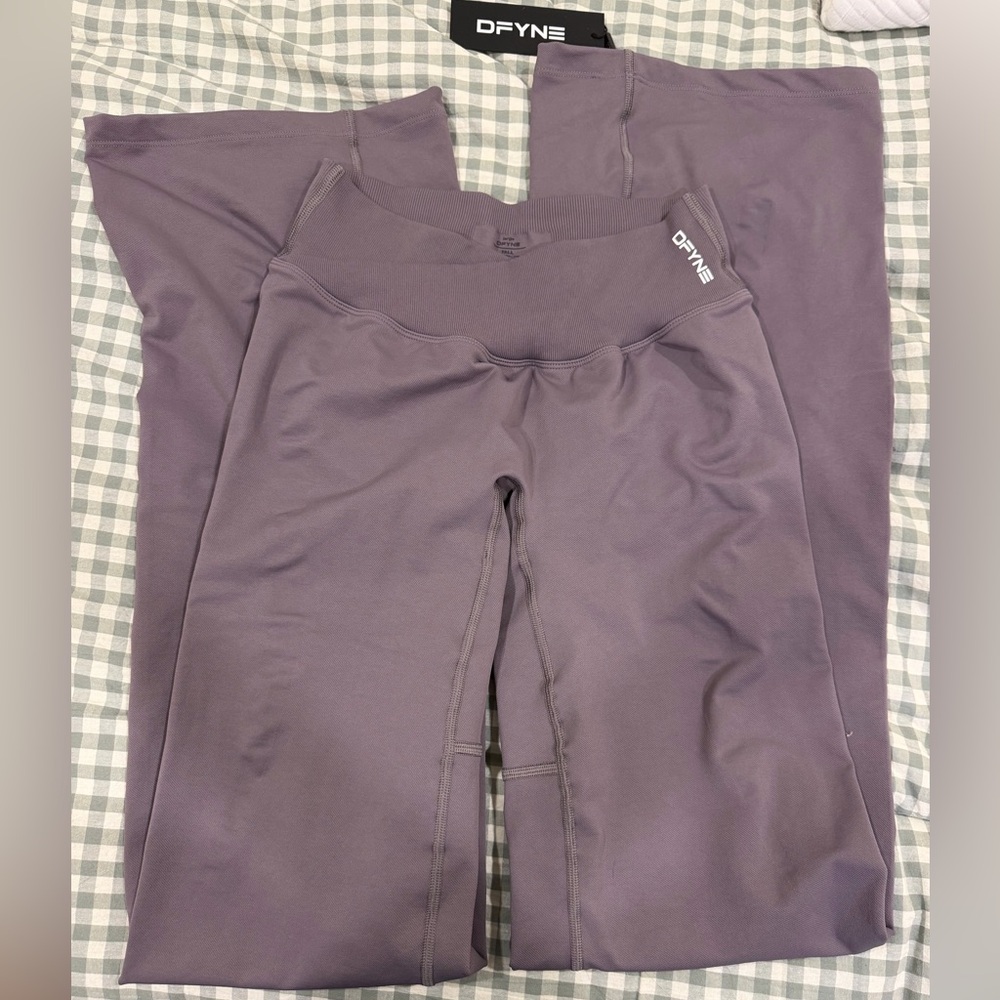 NWT Dfyne Vision Flares